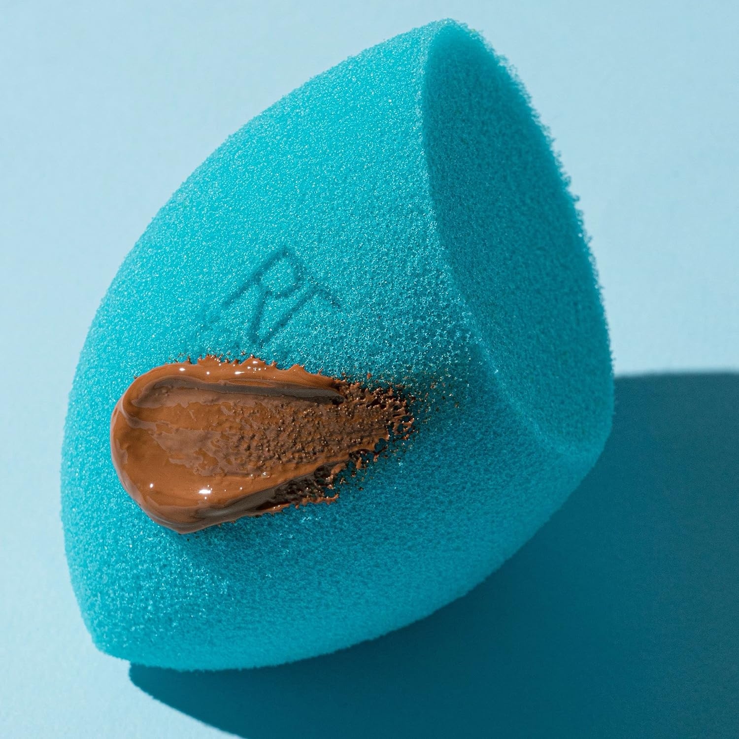 Real Techniques Miracle Airblend Sponge, Matte Makeup Blending Sponge, For Liquid, Cream, & Powder Products, Offers Medium To Full Coverage, Foundation Sponge, Packaging May Vary, 1 Count - Image 11